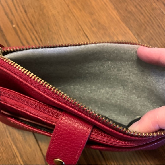 LODIS Olivia Red Pebbled Leather Wristlet Clutch Purse - Picture 5 of 10